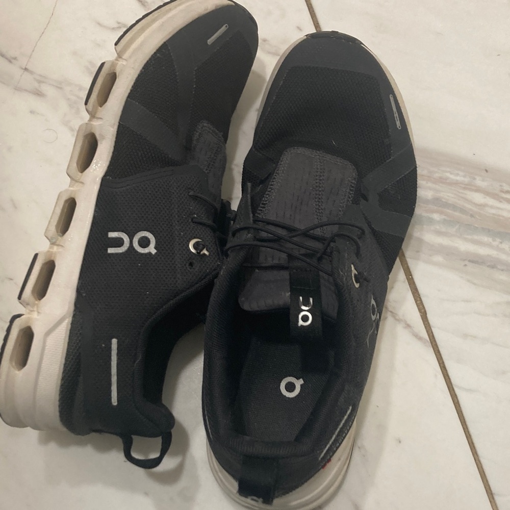On Running Men's Black and Gray Athletic Shoes - Picture 13 of 16